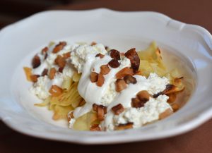 Kistücsök Étterem FOOD & ROOM****: Túrós csusza tepertővel lepirítva